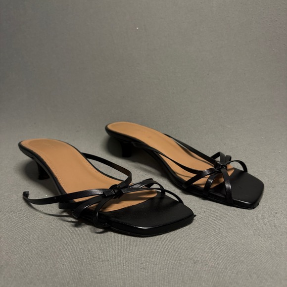 FLATTERED Eunisa Heel in Black Size 39 As Is Needs Repair - Picture 1 of 16